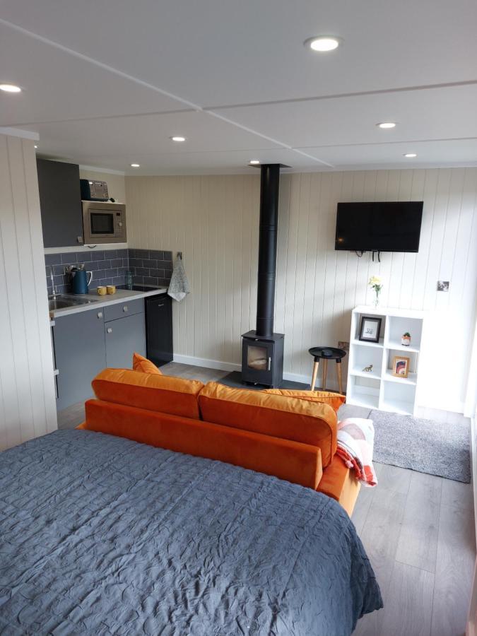 The Den - Modern Cabin With Wood Burning Stove Ludchurch Extérieur photo